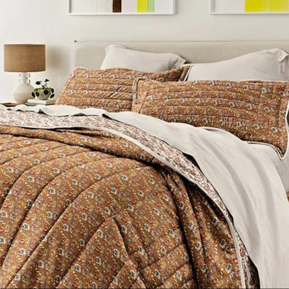REBECCA MINKOFF Field Flower Reversible King Size Quilt Set